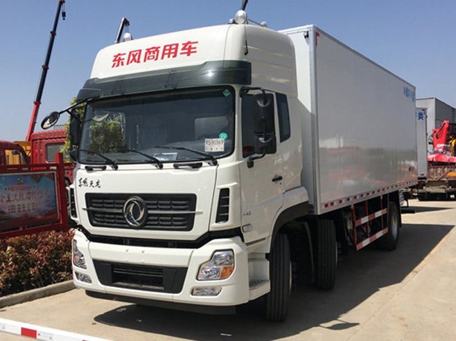 春风天龙小三轴 6.8米冷藏deep色客
