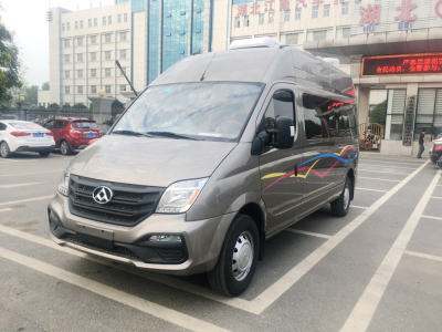 上汽大通V80长轴高顶B型房deep色客
